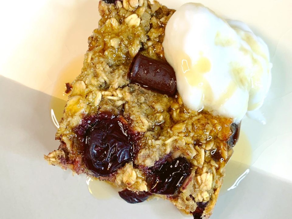 black-forest-baked-oatmeal-recipe-plated-by-the-cretan-nutritionist